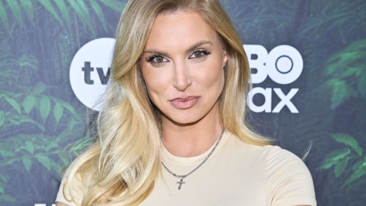 "Jestem dinozaurem po studiach". Karolina Pajączkowska podpadła widzom już w 1. odcinku "Królowej przetrwania". "Ego wywalone w kosmos"