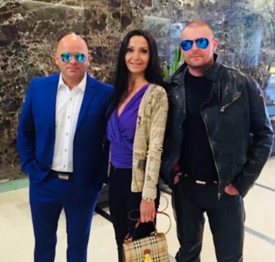 klaudiusz, gulczas, alicja z big brothera pozują razem