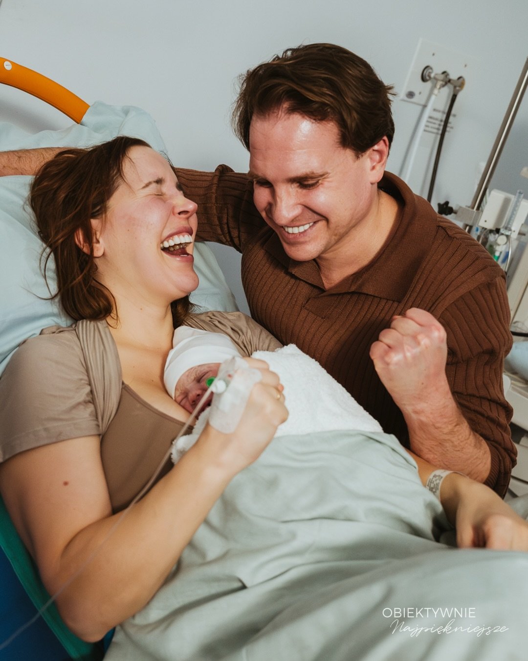 Lil Masti z mężem i nowonarodzonym synem