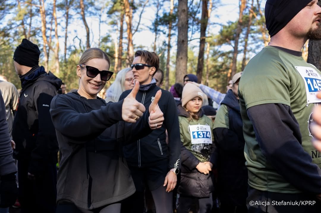 marta nawrocka w okularach przeciwsłonecznych