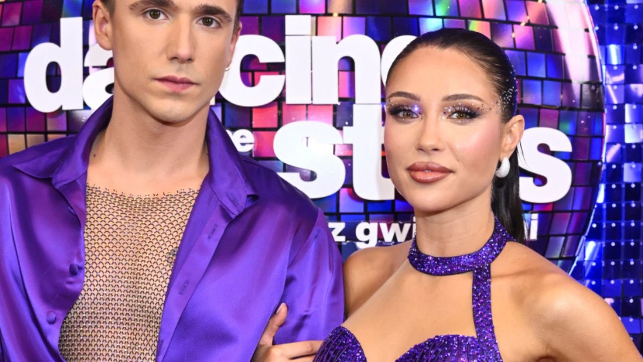 Natsu w kusej mini uszytej z frędzelków prężyła się w "TzG". Wyeksponowała wszystkie wdzięki w pełnej krasie [zdjęcia]