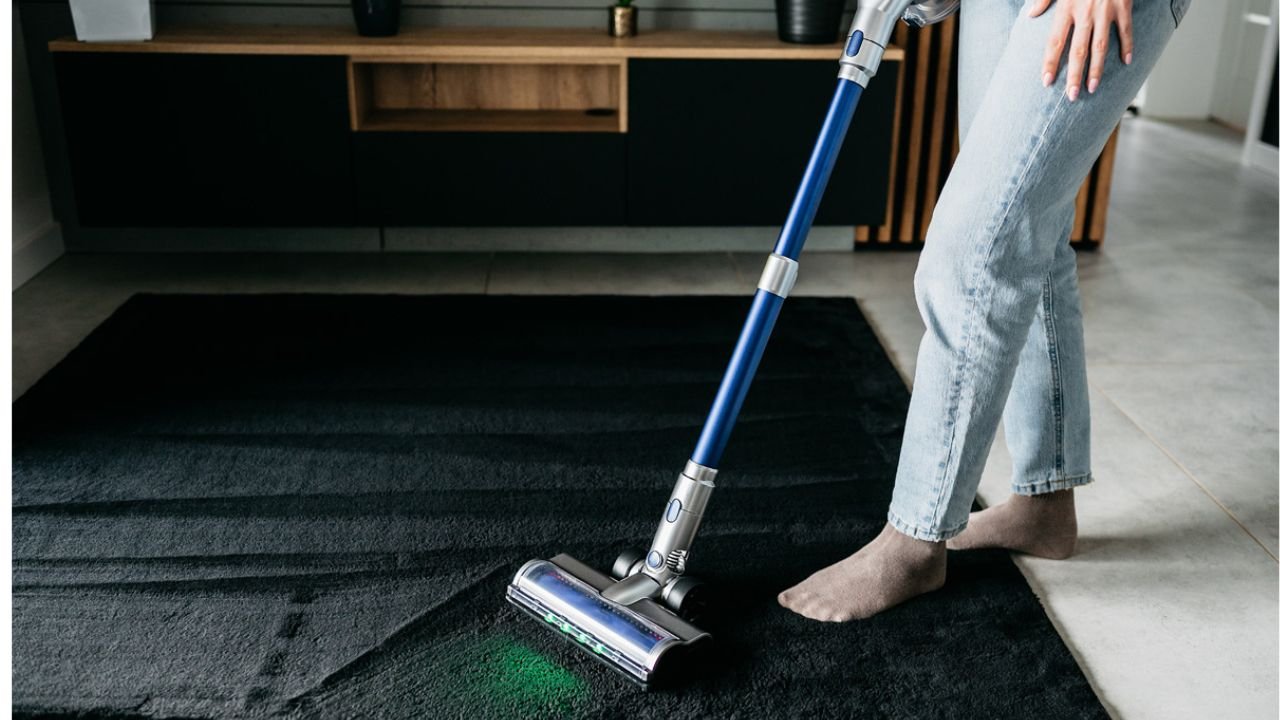 Jak znaleźć dobry odkurzacz pionowy w rozsądnej cenie