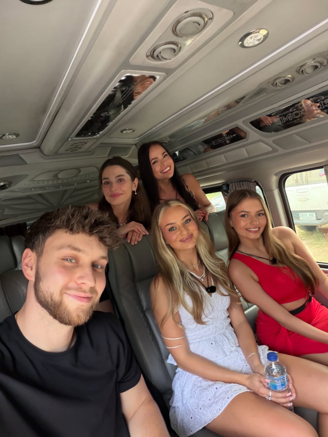 uczestnicy hotelu paradise 12