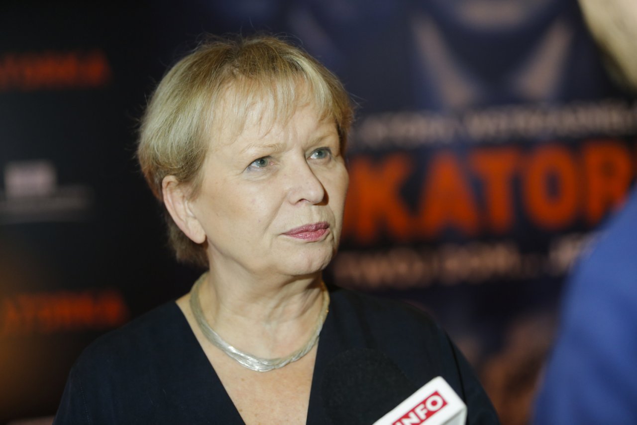 Sławomira Łozińska udzielajaca wywiadu