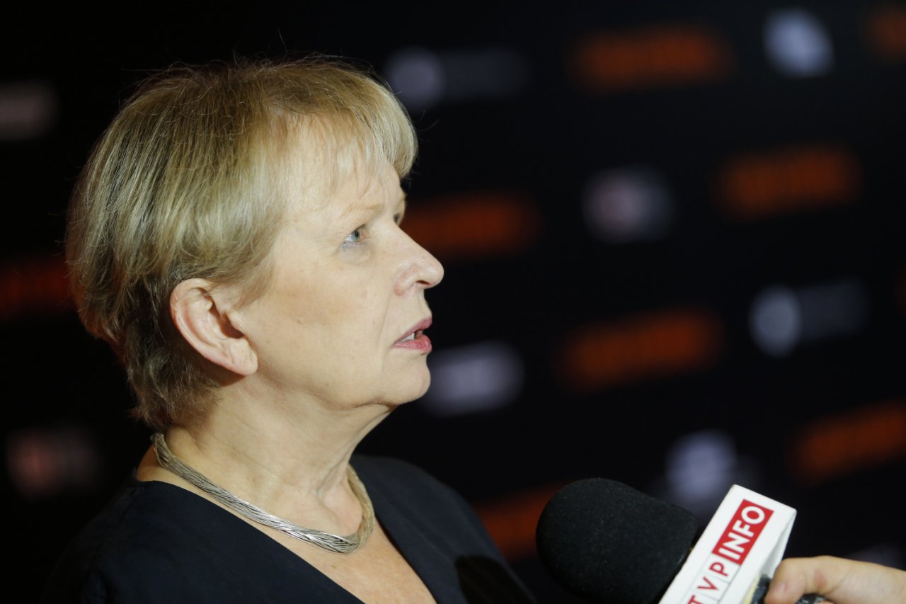 Sławomira Łozińska udzielajaca wywiadu