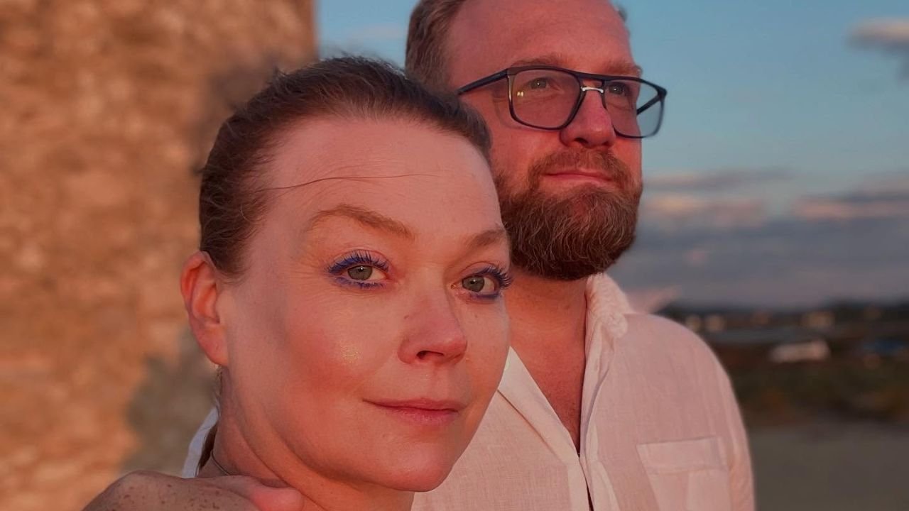 Rozkoszna Tamara Arciuch pluska się topless w jeziorze. Intymne kadry trafiły do sieci [dużo zdjęć]