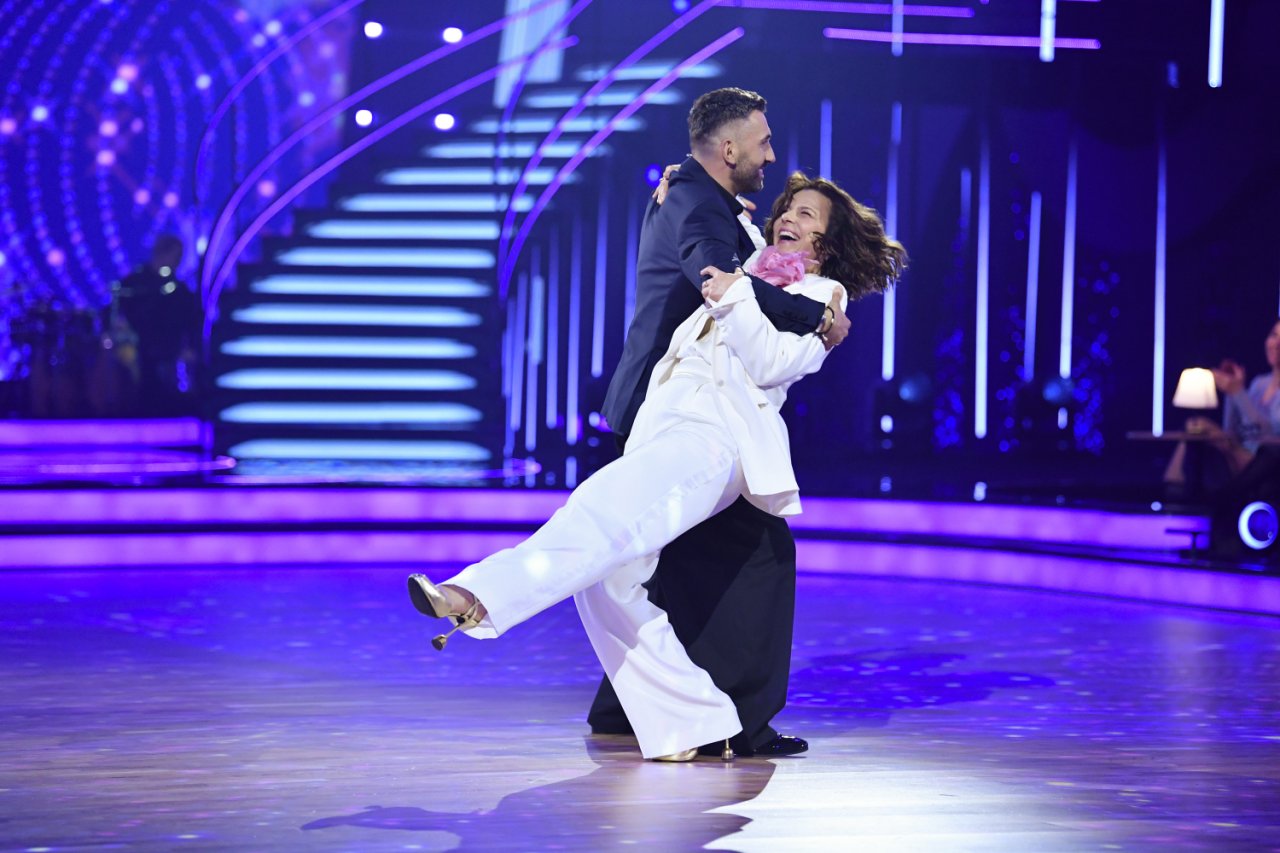 Agata Kulesza w tańcu z Rafałem Maserakiem