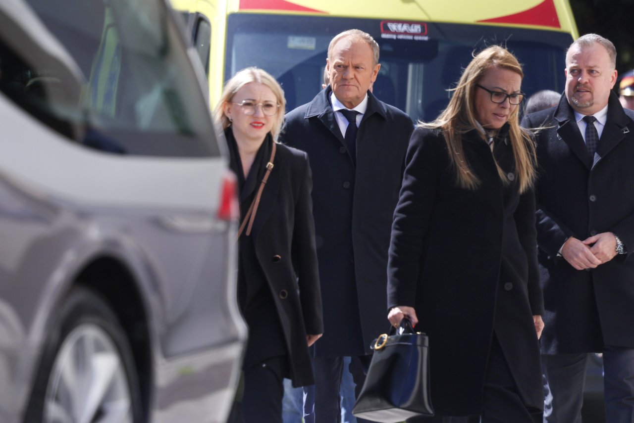Premier Donald Tusk na pogrzebie Łukasza Litewki 