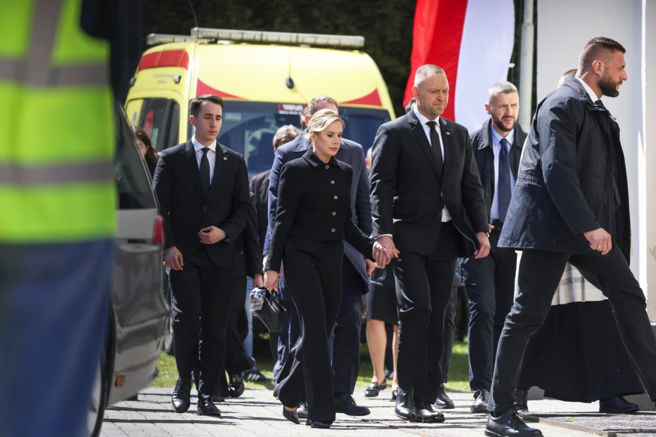 Marta Nawrocka karol nawrocki na pogrzebie łukasza litewki 