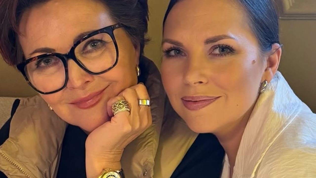 Rodzinne wakacje Kwaśniewskich. Byczą się we Włoszech. Jeden szczegół na zdjęciu Jolanty sprawił, że fani oniemieli: "Jedyna taka" [zdjęcia]