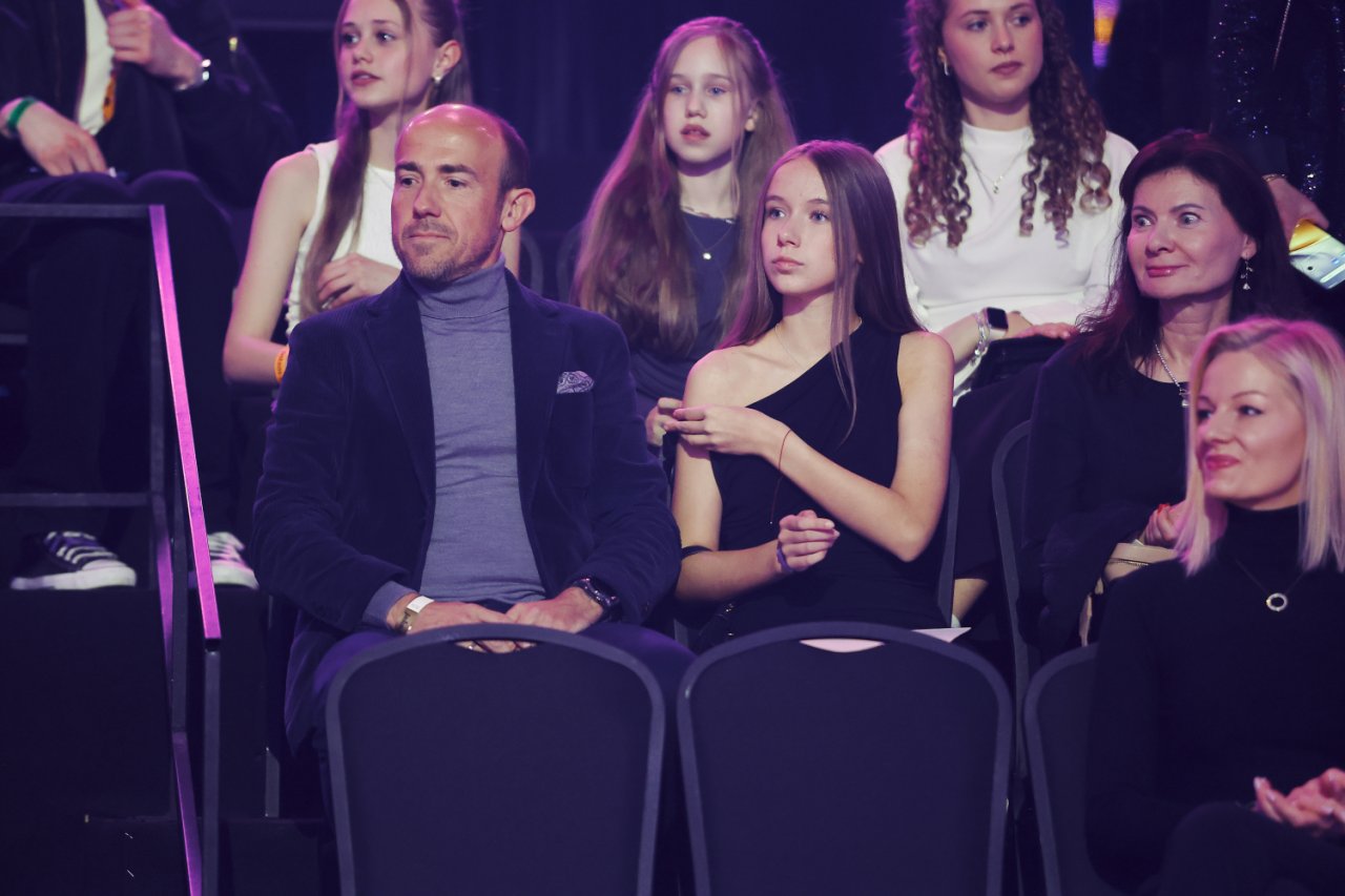 Borys Budka z córką na trybunach "Tańca z gwiazdami"