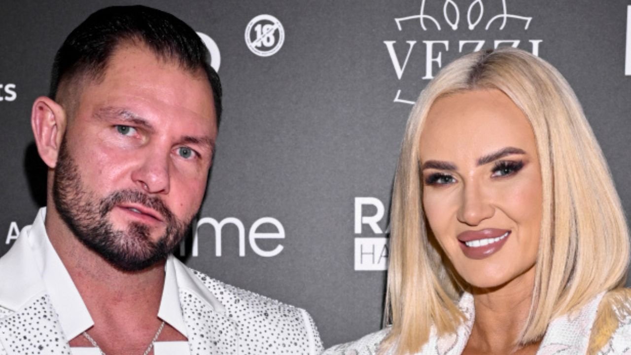 Izabela Macudzińska nie wcisnęła biustu w gorset. Jej pokaźne kształty wypływają aż ślinka cieknie