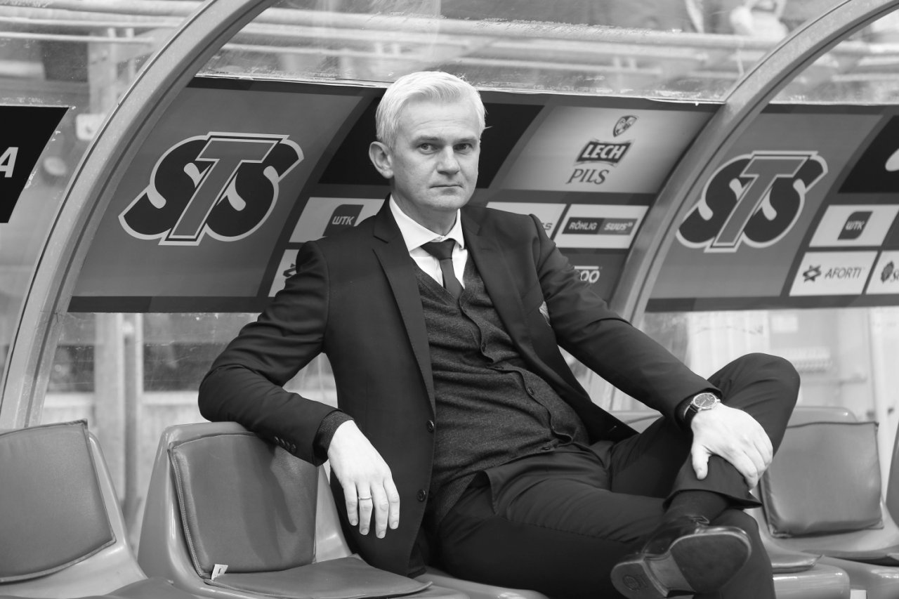 Jacelkl Magiera na czarno-białym zdjęciu