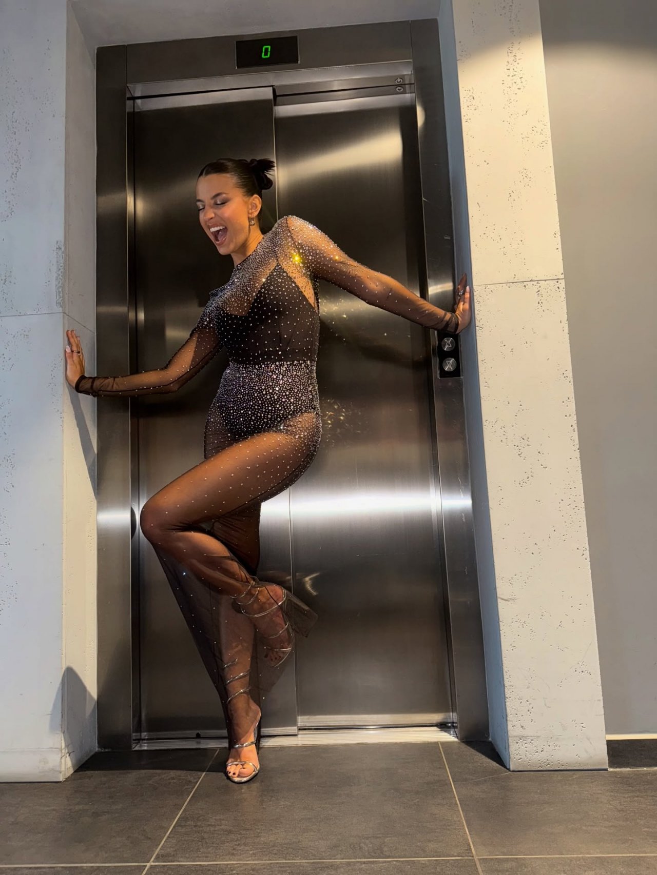 Julia Wieniawa w przezroczystej sukience