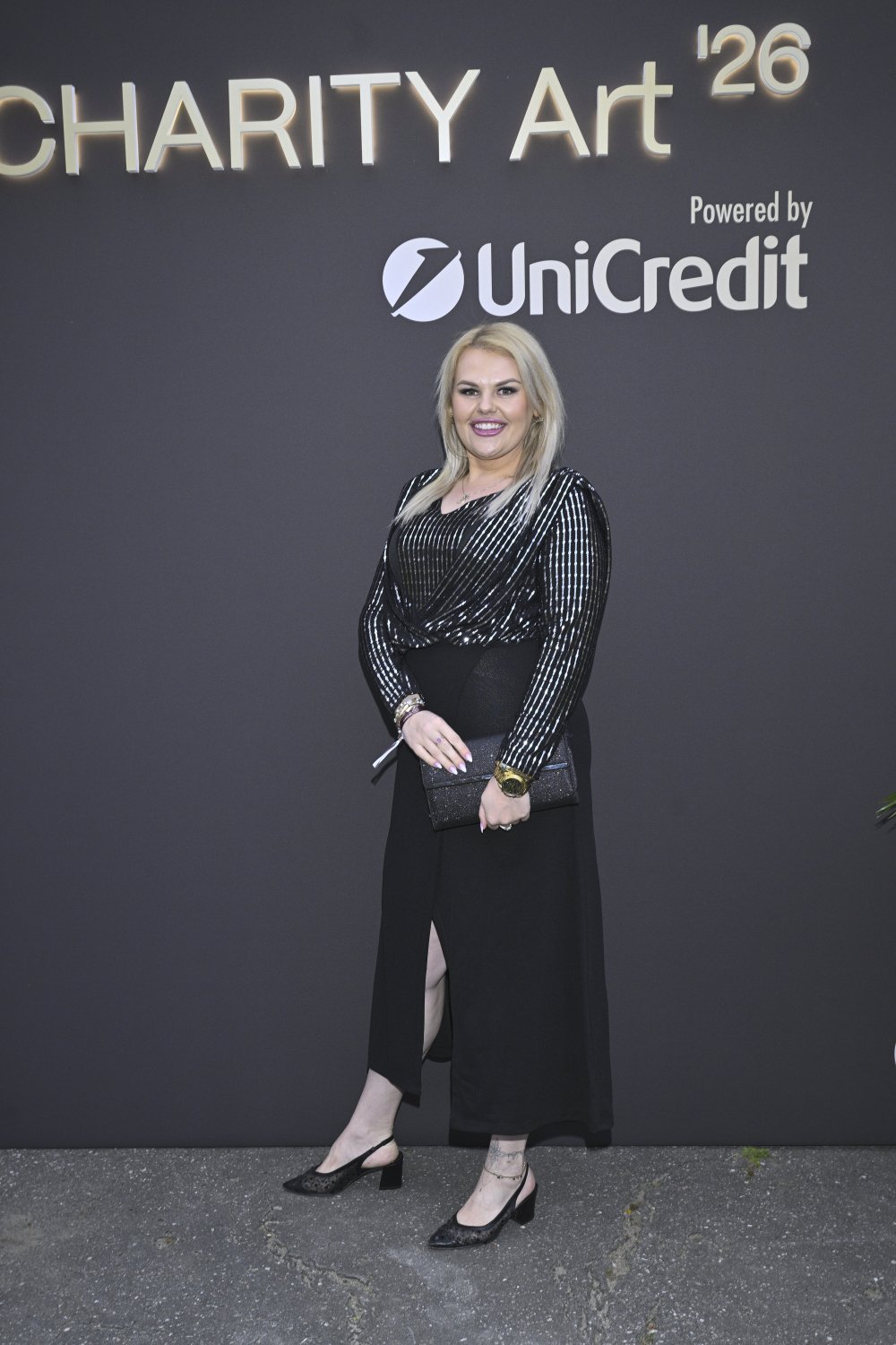 Kinga Zawodnik w czarnej sukience