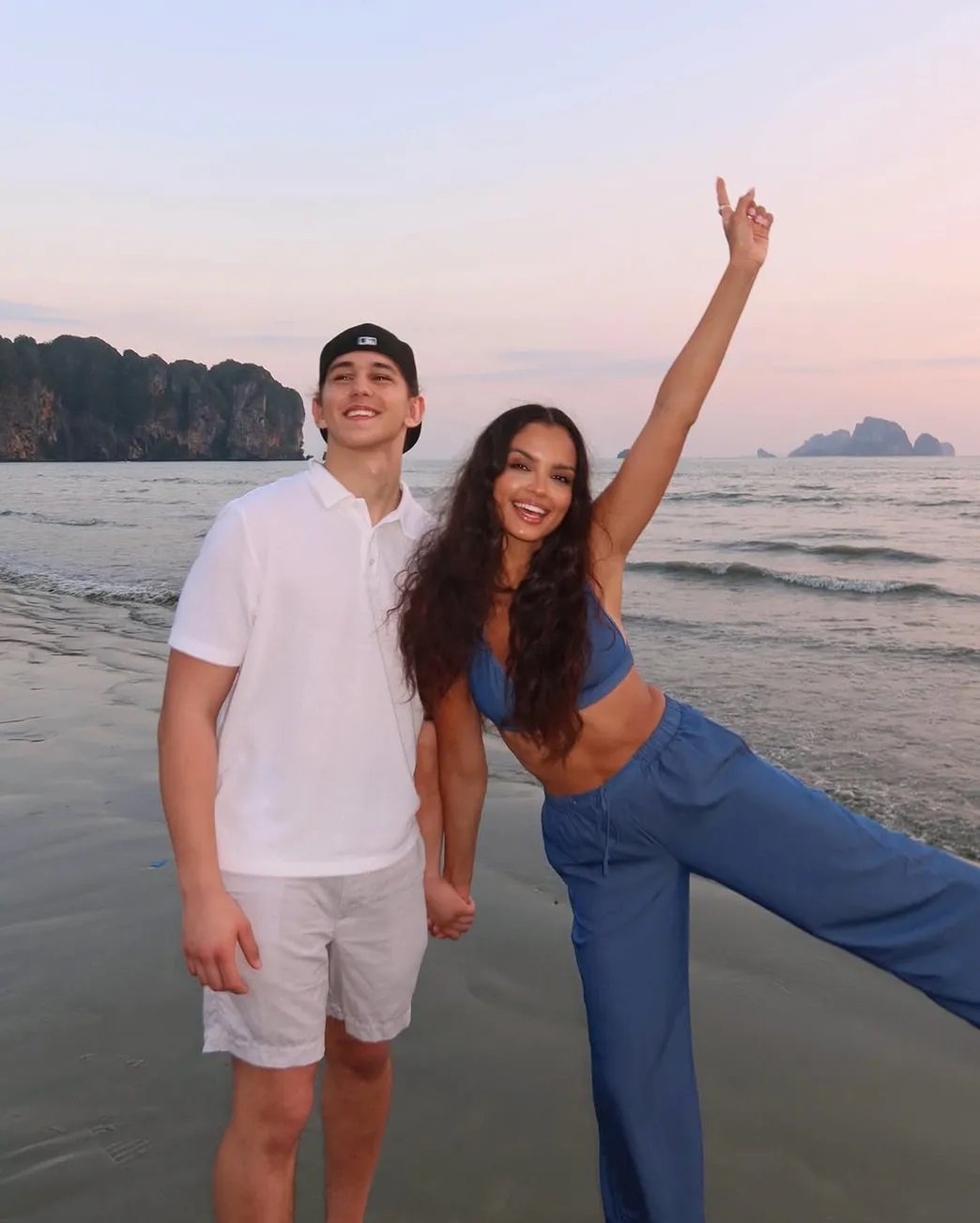 klaudia el dursi z synem na plaży