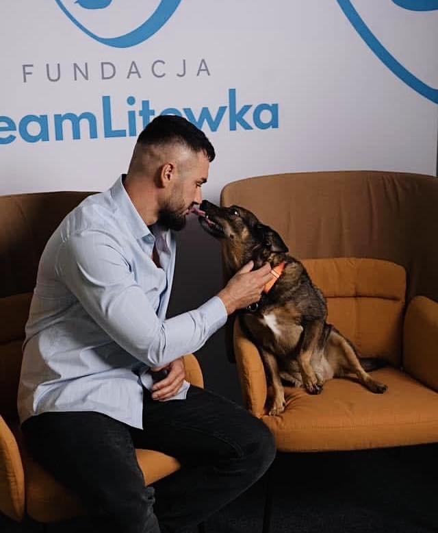 Łukasz Litewka z psem