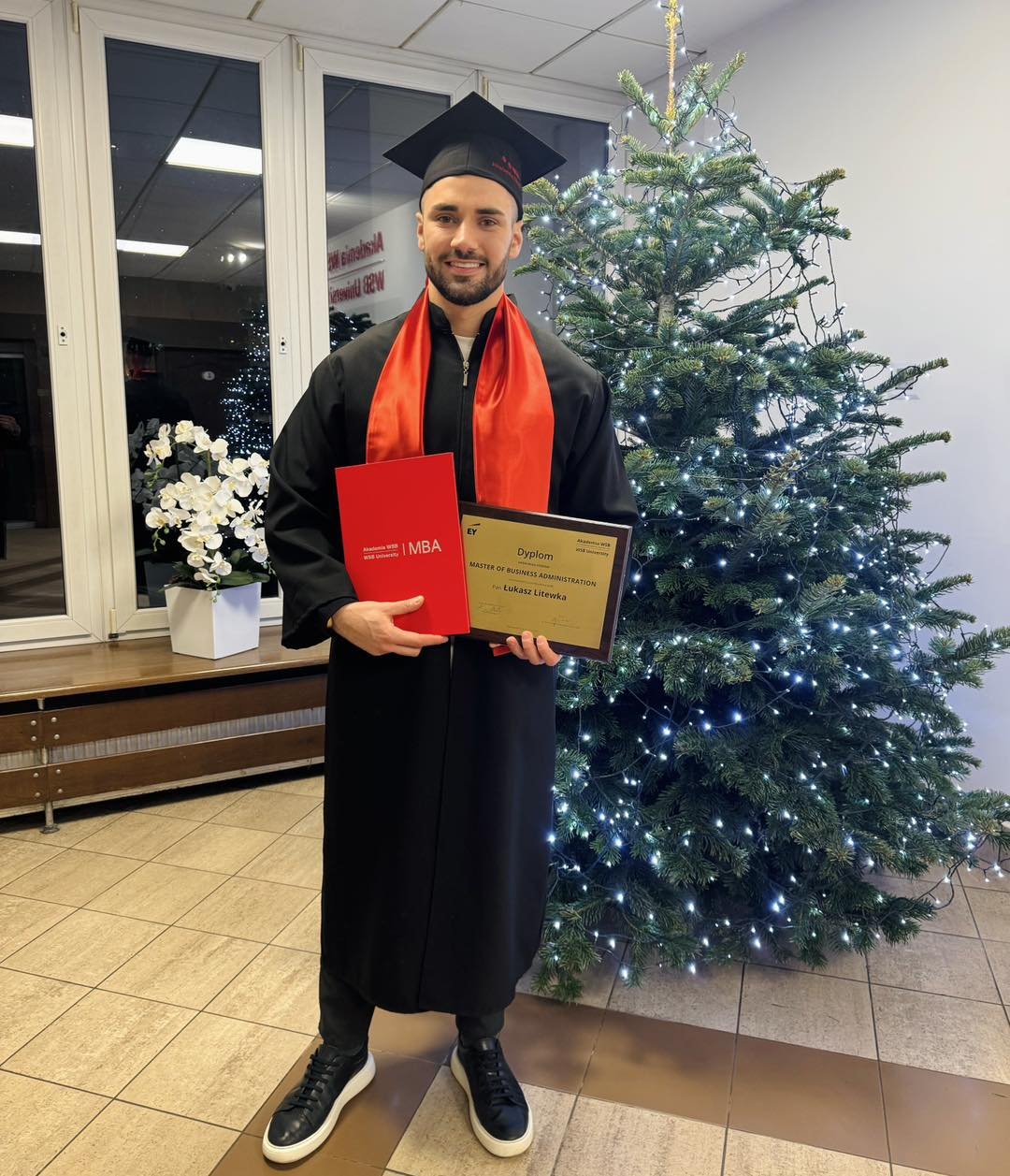 Łukasz Litewka z dyplomem