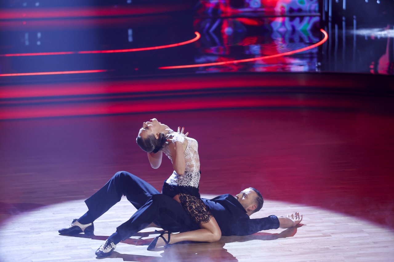 Magda Boczarska w zmysłowym tańcu