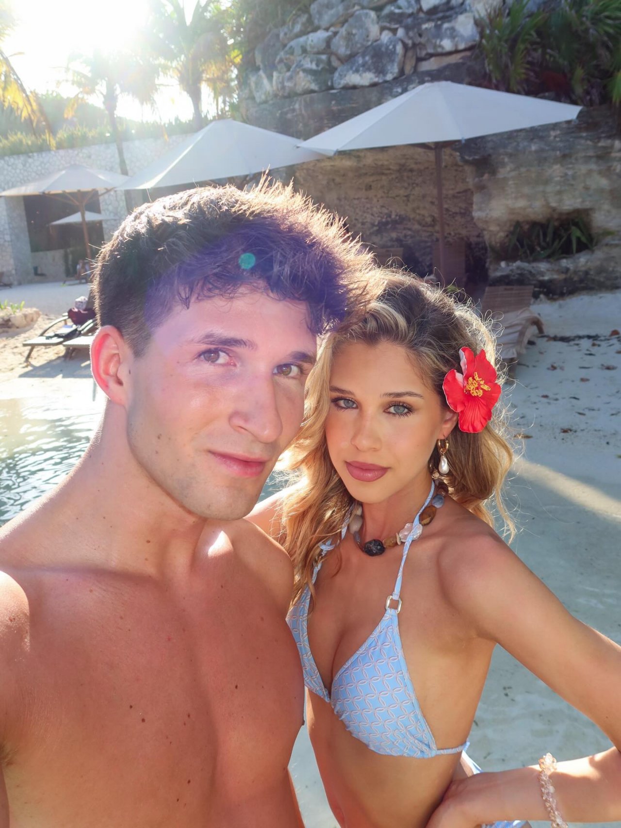 Maria Jeleniewska i Kuba Nowosiński na plaży