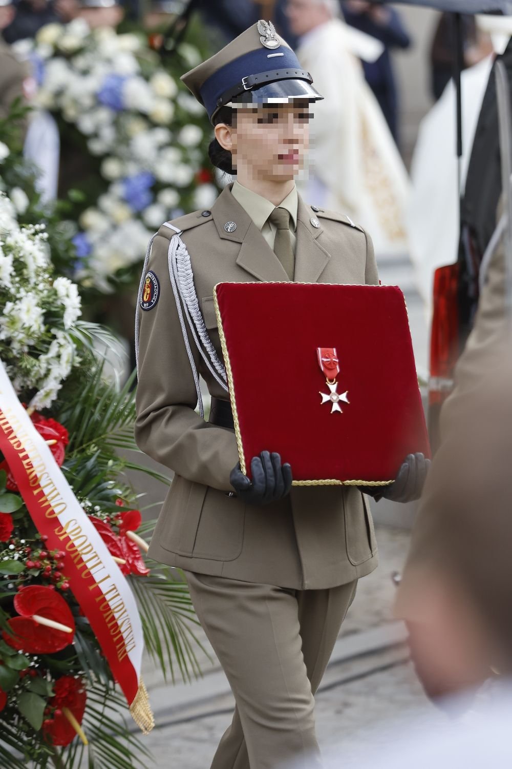 odznaczenie na pogrzebie Jacka Magiery