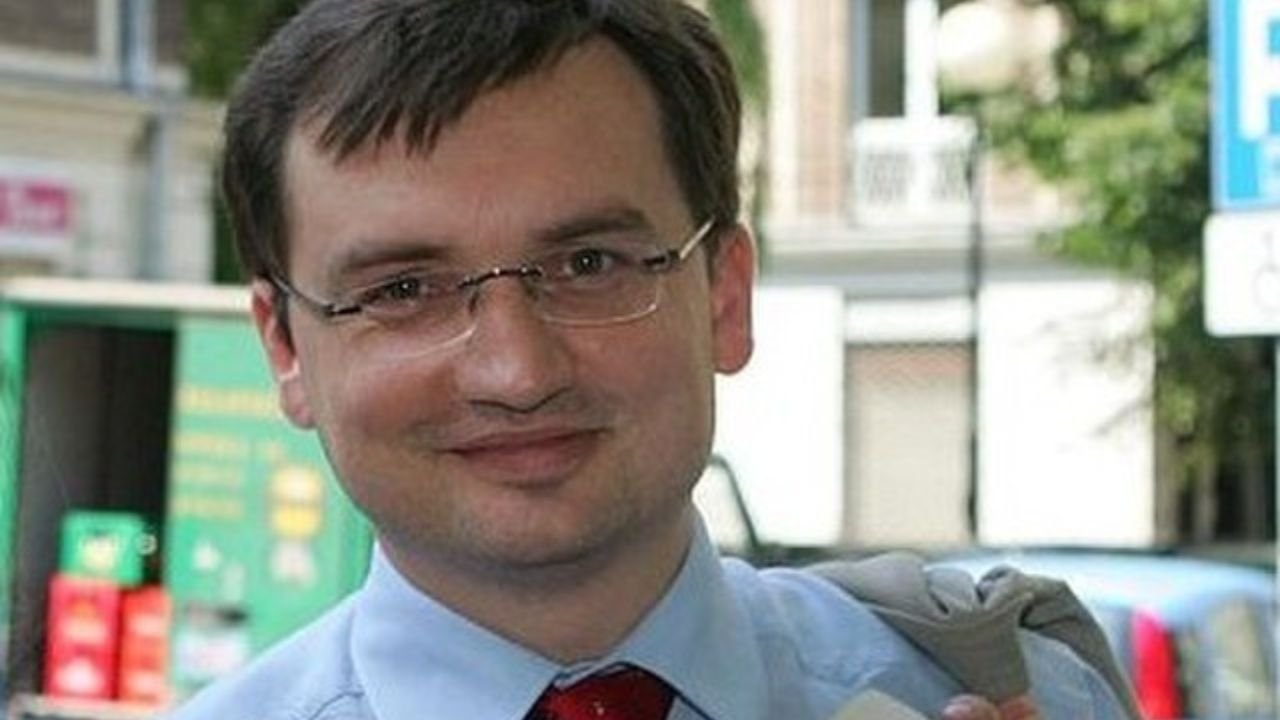 Zbigniew Ziobro miał zostać księdzem. Na przeszkodzie stanęła ta jedna rzecz