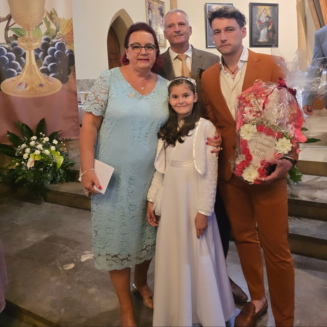 Izabela Zeiske z rodziną w trakcie