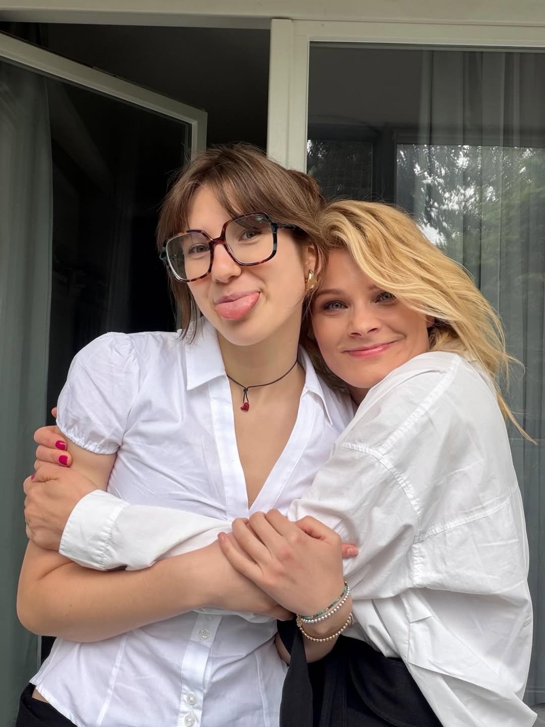 Anna głogowska i julią gąsowska z okazji matury