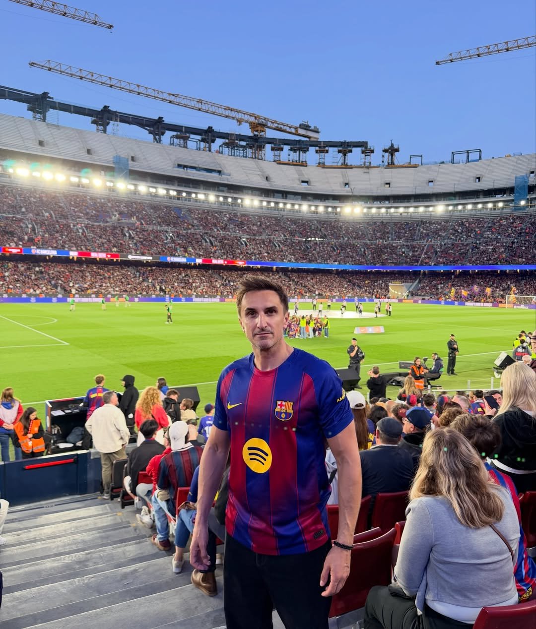 Sebastian Karpiel-Bułecka na stadionie FC Barcelona