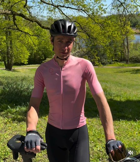 instagram.com/pastoronbike