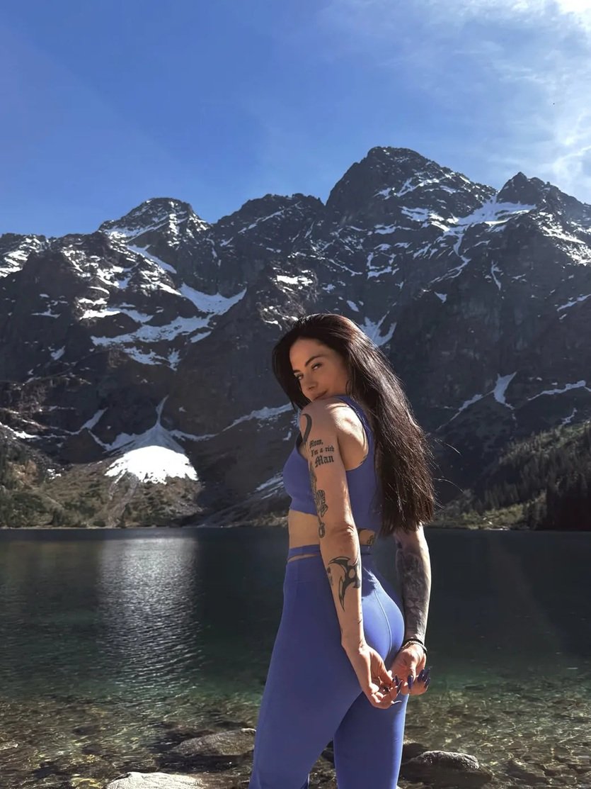 sylwia szostak wypina pośladki nad morskim okiem