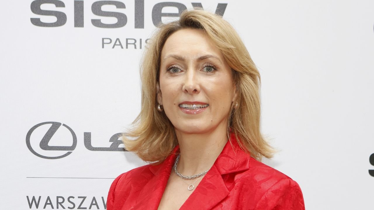 Anna Kalczyńska świeci gibką nóżką. Internauci nie mają wątpliwości: "Polska Angelina Jolie" [zdjęcia]