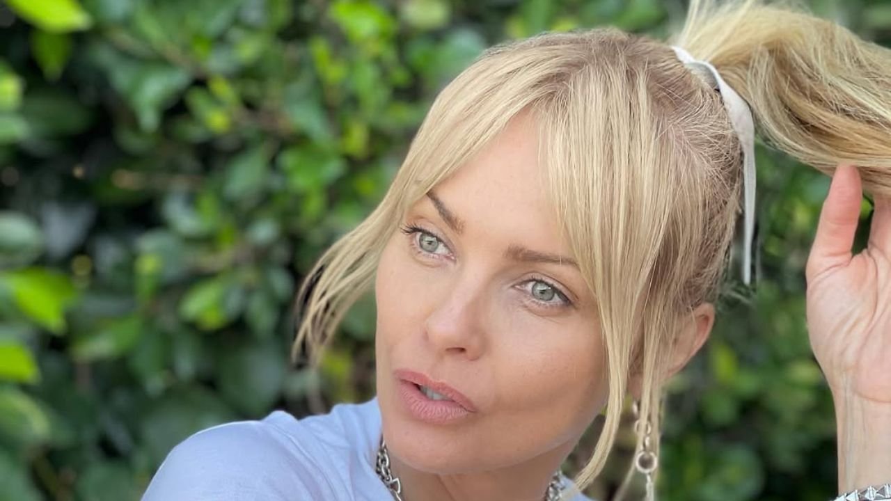 Izabella Scorupco pokazała dorosłego syna. Fani przecierają oczy: "To skóra zdjęta z mamy" [zdjęcia]