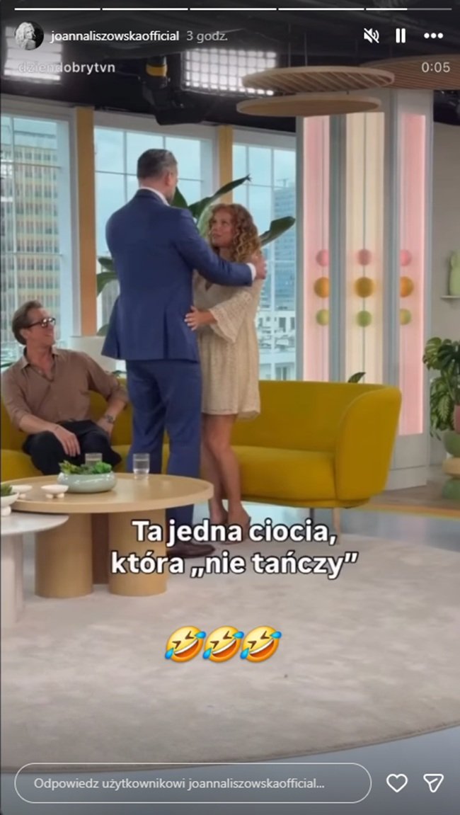 joanna liszowska w krótkiej mini