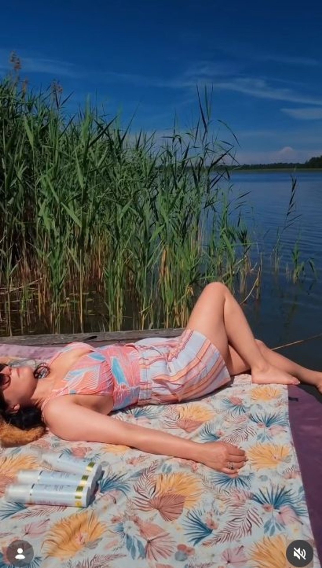 katarzyna cichopek w bikini nad jeziorem