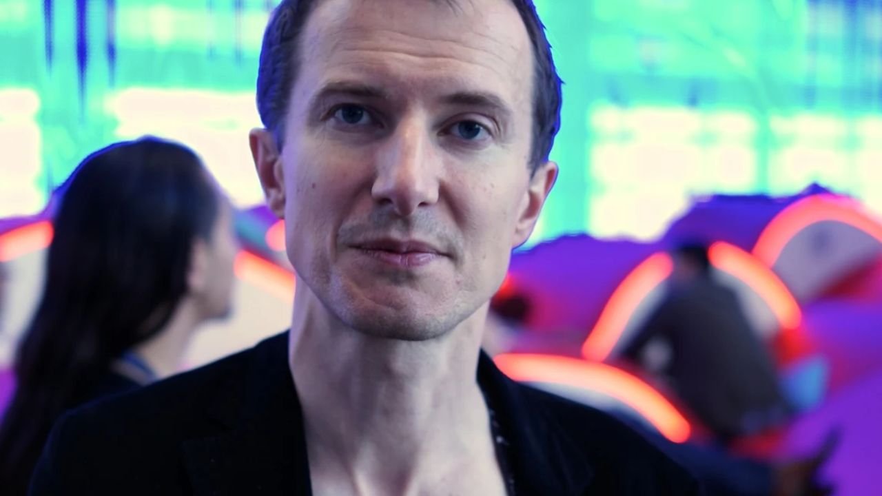 Majątek wart 24 miliardy i uścisk dłoni z Elonem Muskiem. Ten jeden szczegół z życia najbogatszego Polaka wbija w fotel