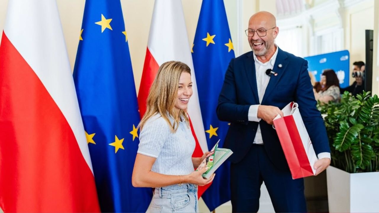 Takiego prezentu Maja Chwalińska w życiu się nie spodziewała. Minister zaskoczył wszystkich