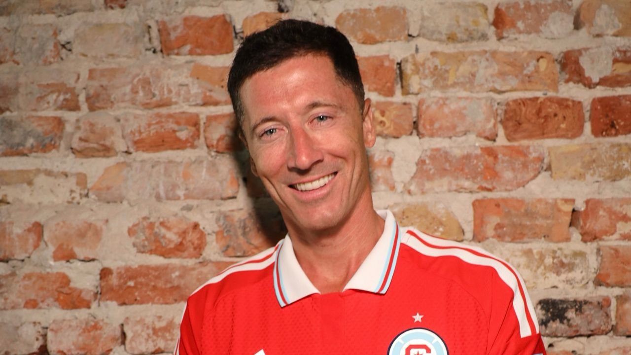 To dla niej Lewandowski leci do USA. Ujawniono zapisy w kontrakcie, które zwalają z nóg