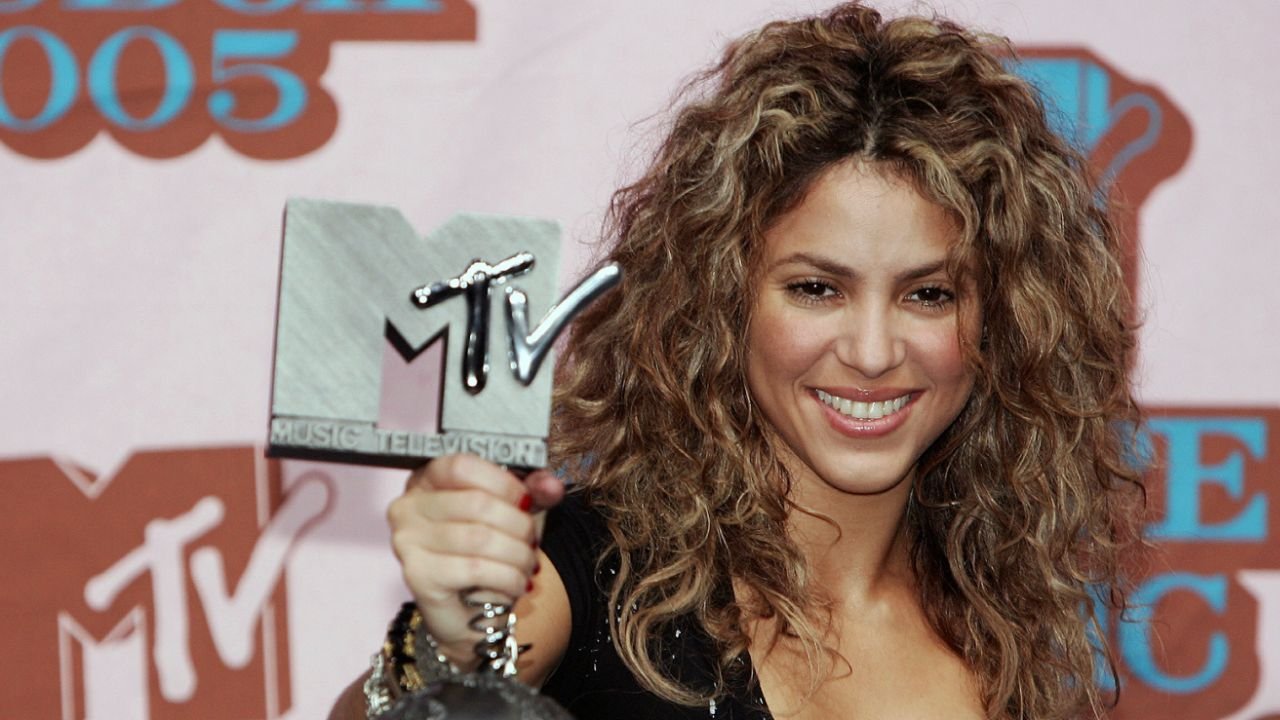 Shakira po raz czwarty rozpaliła Mundial do czerwoności! Prześwity i ultrakrótka mini rozgrzały internet [wideo]