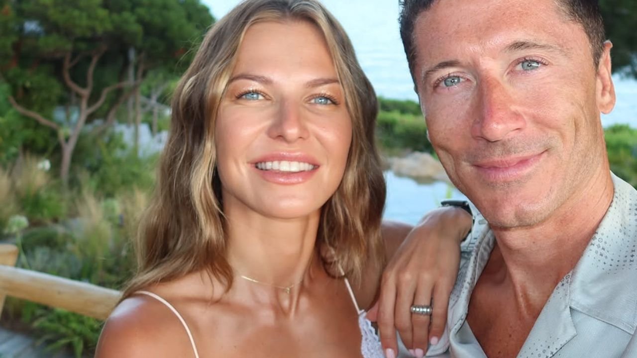 Rozgogolona Anna Lewandowska pręży umięśnione pośladki. Fani przecierają oczy z wrażenia [zdjęcia]