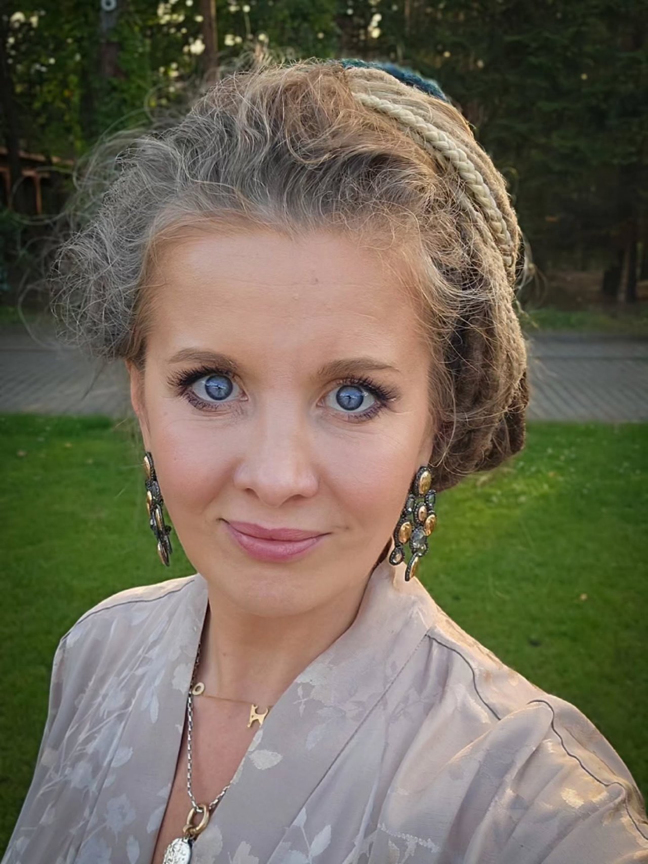 anna powierza - zbliżenie na twarz