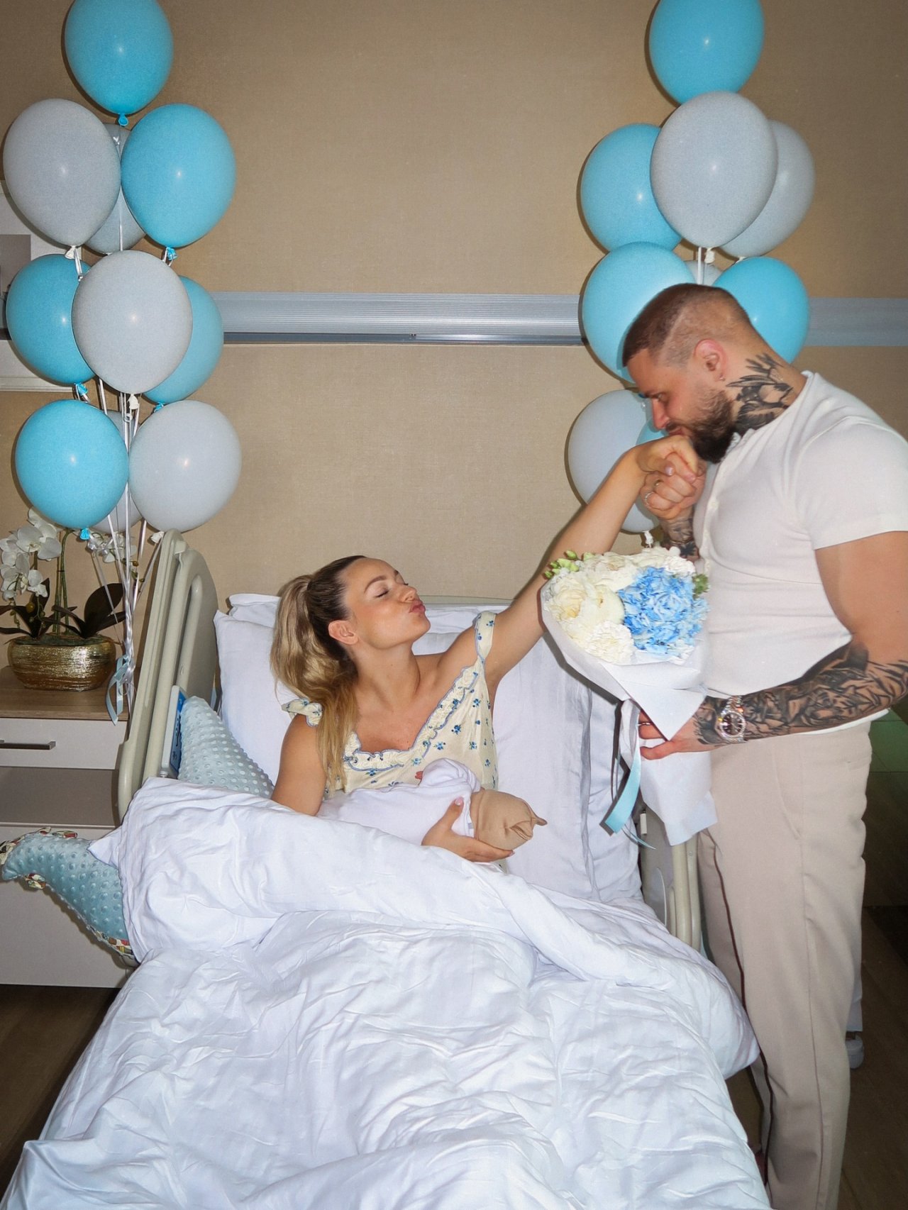 Fit Lovers z dzieckiem na sali porodowej
