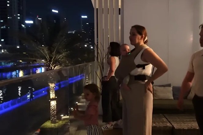 lil masti na balkonie w dubaju