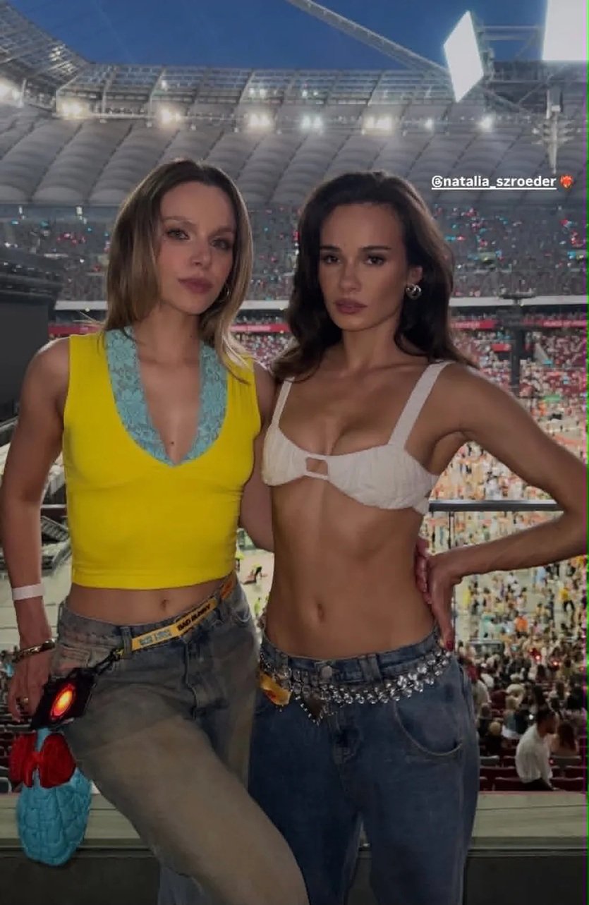 natalia szroeder w białym staniku na stadionie