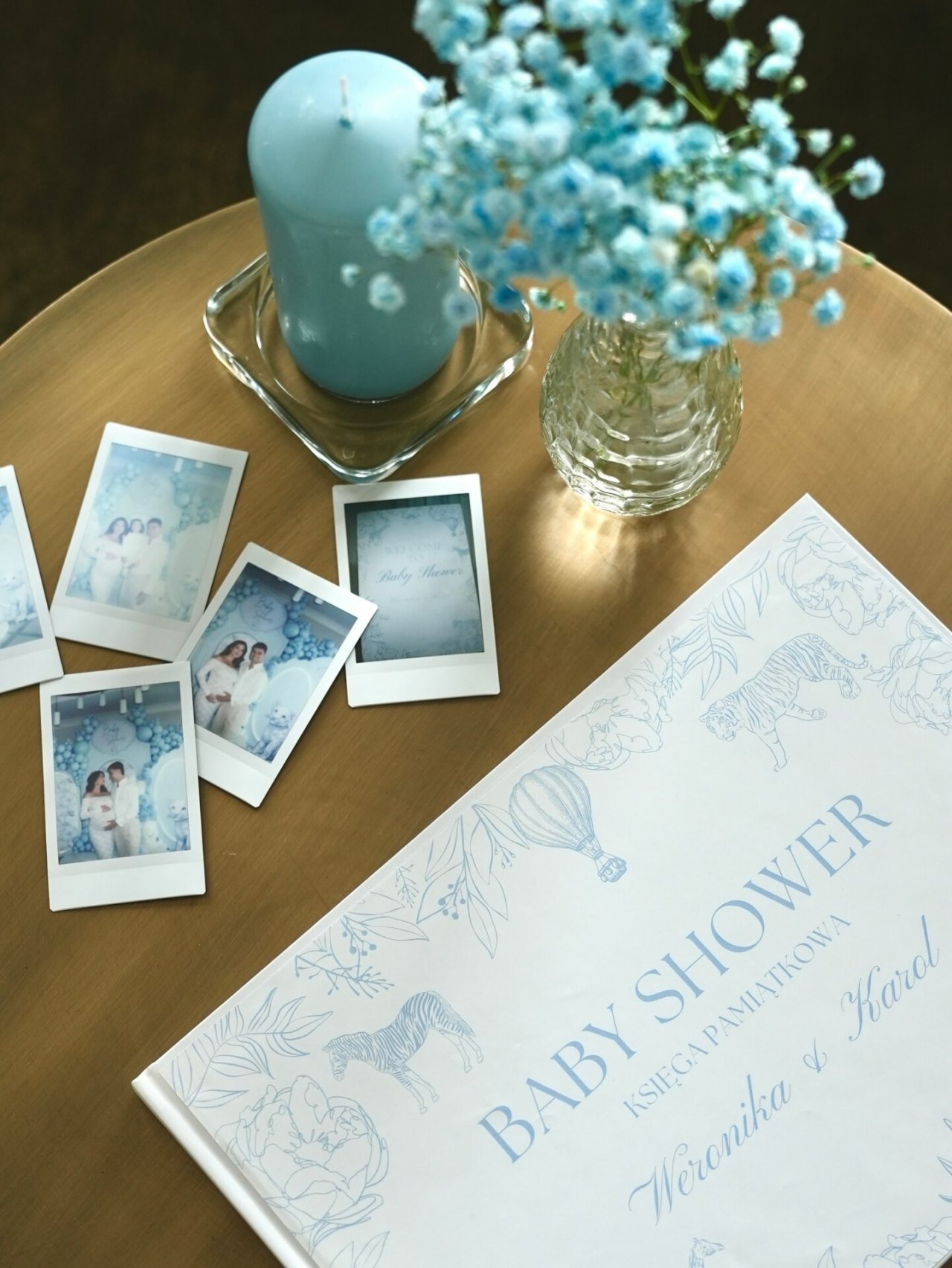 niebieskie akcenty wystroju na baby shower wersow i friza