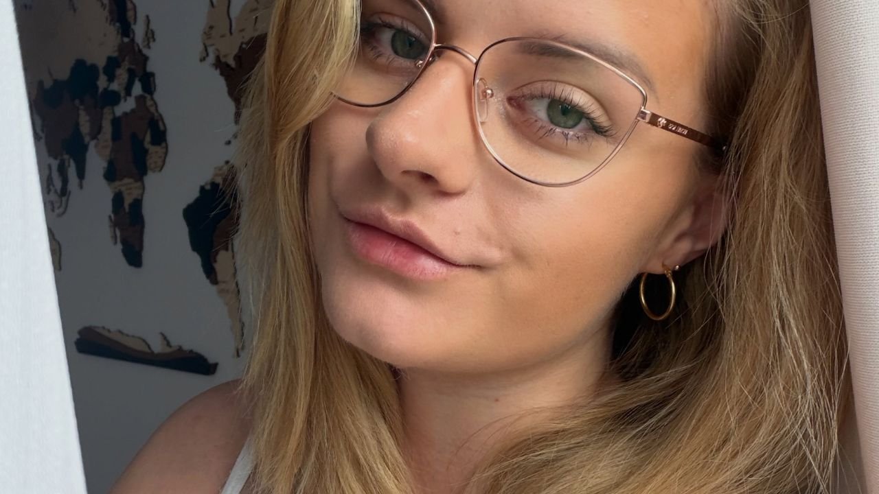 Tego fani się nie spodziewali. Adrianna z "Rolnika" zaszalała z fryzurą, ktoś pisze: "To infantylne" [zdjęcie]