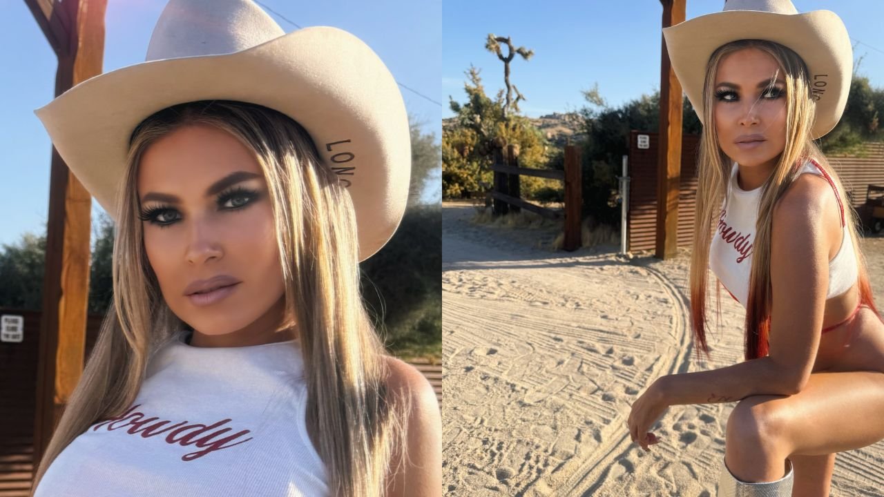 54-letnia Carmen Electra wypięła rozgogolony tył na ranczu. W skąpym monokini wygląda jak ratowniczka ze "Słonecznego Patrolu" [zdjęcia]