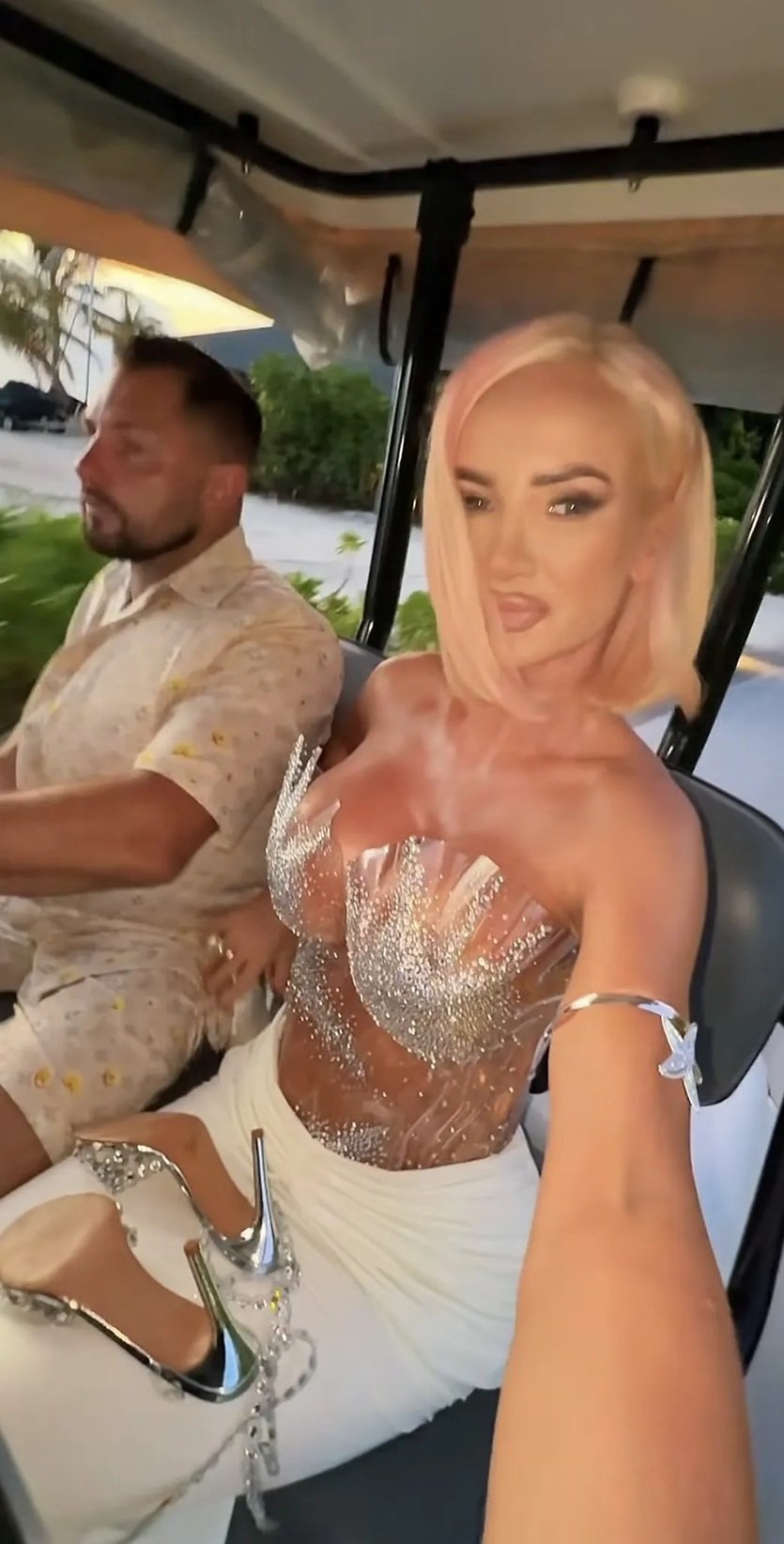 izabela macudzińska w transparentnym gorsecie