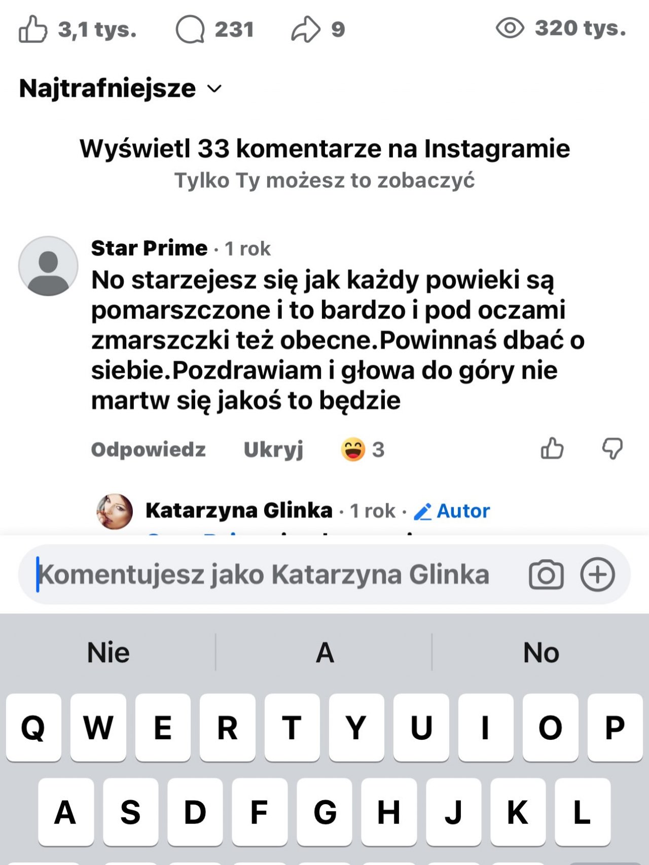 biała plansza z czarnymi napisami