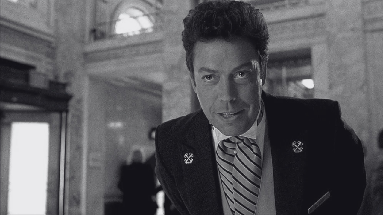 Tim Curry nie żyje! Pod koniec dnia w domu gwiazdora "Kevina" interweniowała policja